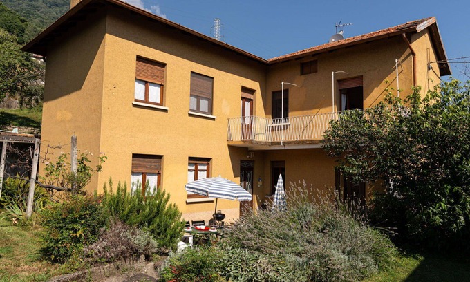 Cremia House | Wonderful private villa for 10 people with WIFI, TV, terrace and pets allowed