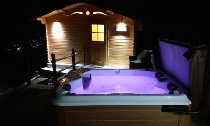 Sorico House | Wonderful private villa for 4 guests with hot tub, TV, patio and pets allowed