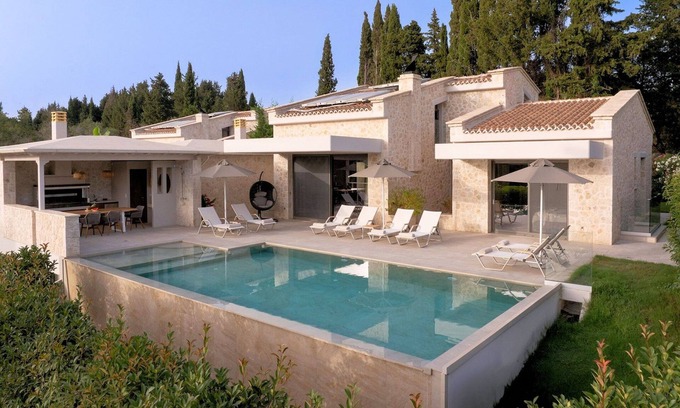 Kontokali Villa | Wonderful Villa Artemesia | Kontokali, Corfu | 5 Bedrooms | Private LoChlorine.