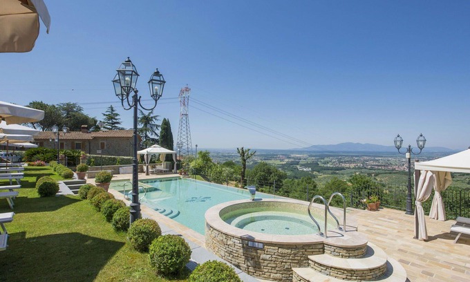Giugnano Villa | Wonderful villa for 4 guests with WIFI, A/C, pool, TV and panoramic view