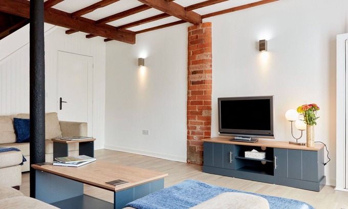 Dalbury Lees House | Wonderful villa for 4 people with WIFI, hot tub and TV