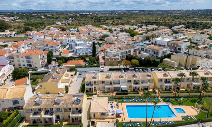 Pera House | Wonderful villa for 6 guests with A/C, WIFI, pool, TV and terrace