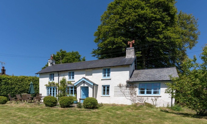 Withypool House | Wonderful villa for 8 people with WIFI, TV and pets allowed