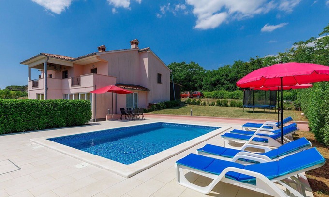 Martinski House | Wonderful villa for 8 people with private pool, A/C, WIFI, TV and terrace