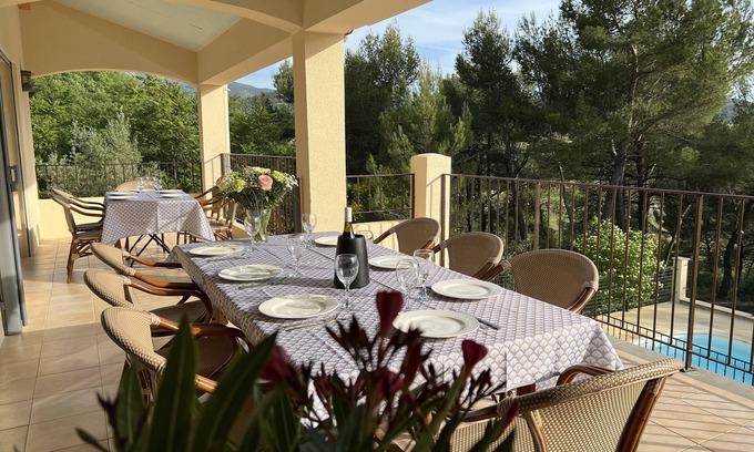 Mollans-sur-Ouveze Villa | Wonderfull setting at 10 minutes from Vaison-la-Romaine