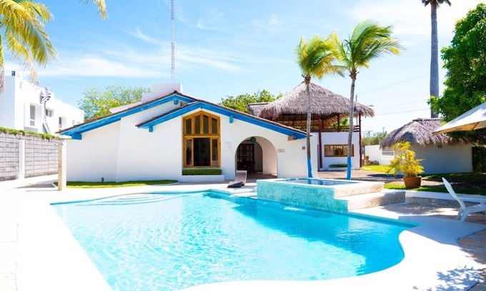 Western Nicaragua Hotel | Wonderfull Scape in a Mediterranean Architecture Beach House