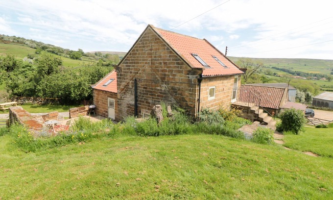 Carlton-in-Cleveland Cottage | Wood Cottage