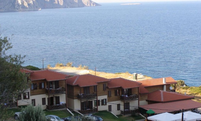 Kymi-Aliveri Apartment | Wooden Nest