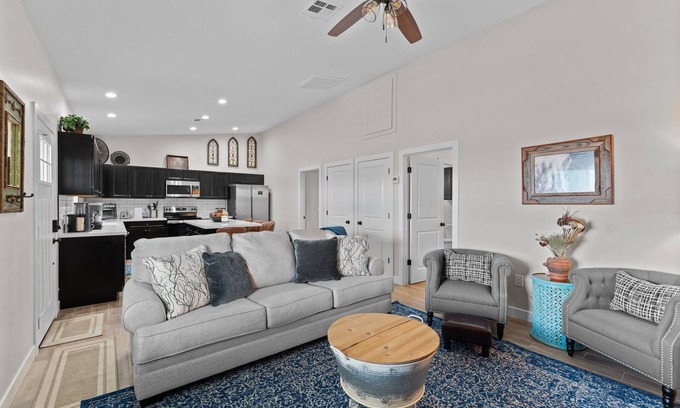 Rio Verde Foothills Villa | Woodhood Luxury Casita #1. the center of horse country