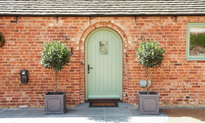 Rosliston Cottage | Woodland Retreat is the ideal romantic getaway. Surrounded by woodland and several walking routes an
