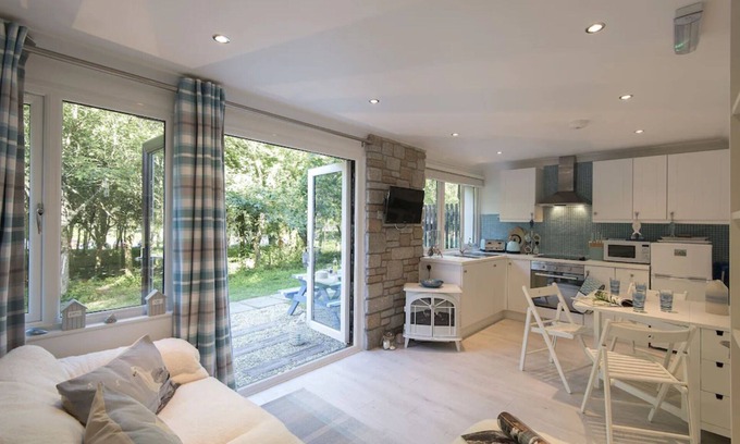 Lelant House | WOODLAND RETREAT - Summer school holiday dates still available.