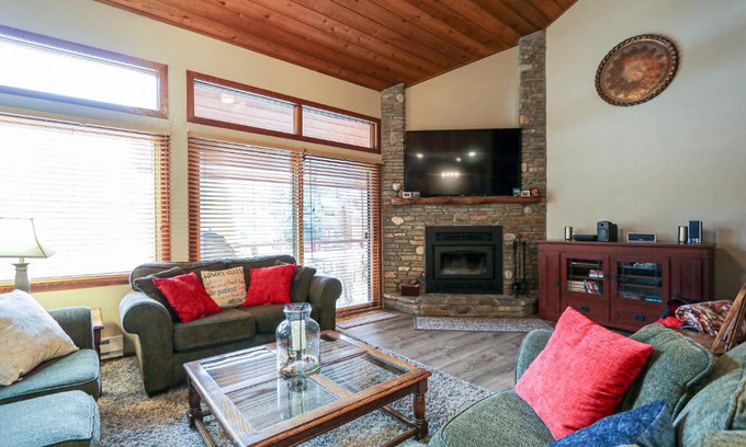 Mammoth Lakes Apartment | Woodlands #33 Condo