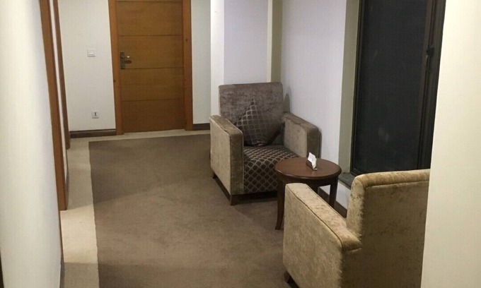 Islamabad Apartment | Woodpecker Suites - Suite 17