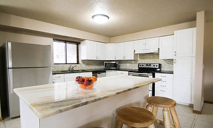 Wisconsin Dells Hotel | Woodside Dells Hotel & Suites