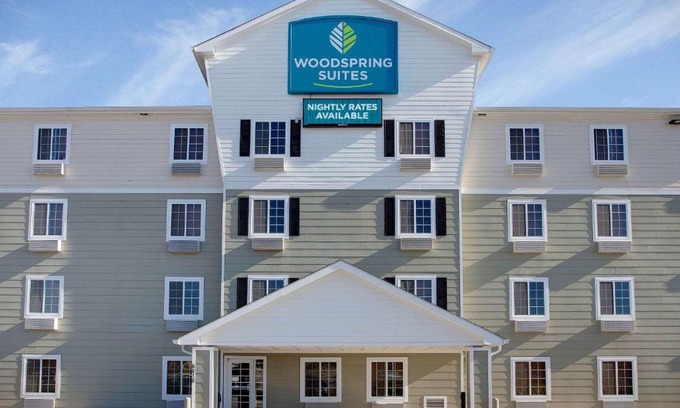 Camp Springs Hotel | WoodSpring Suites Washington DC Andrews AFB
