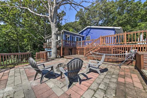 Shelbyville House | Woodsy Home with View, 1 Mi to Lake Shelbyville