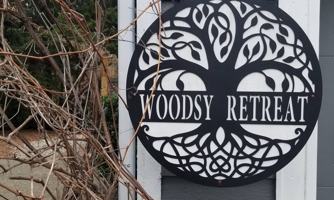 Lacey House | Woodsy Retreat has the trail to the temperate rain forest, and outdoor spa.