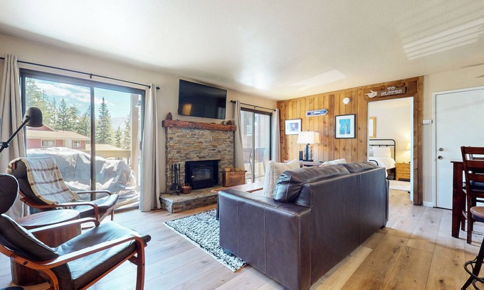 Mammoth Lakes Condo | Woodsy & Secluded, Pool & Hot Tub On-site. Short Walk to The Village