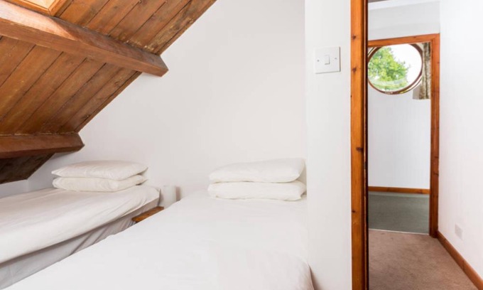 Horning House | Woodview Cottage