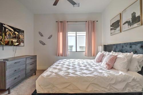 North Scottsdale Apartment | Work Remotely, Elegant Space, Wi-Fi, Total Comfort 4014