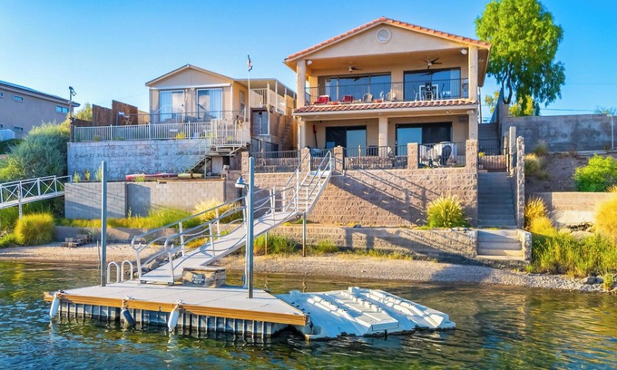 Bullhead City House | Wow! Amazing Riverfront Home with Boat Launch Next Door!