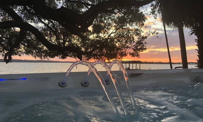 Salt Springs Cabin | Wow! Spectacular Lakefront Cabin with Hot Tub and Kayaks!