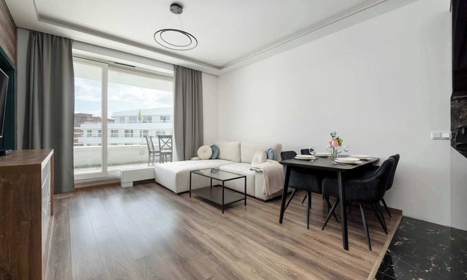 Wroclaw City Center Apartment | Wroclaw | Podwale 82 | Modern Apartment | AC | Balcony Downtown