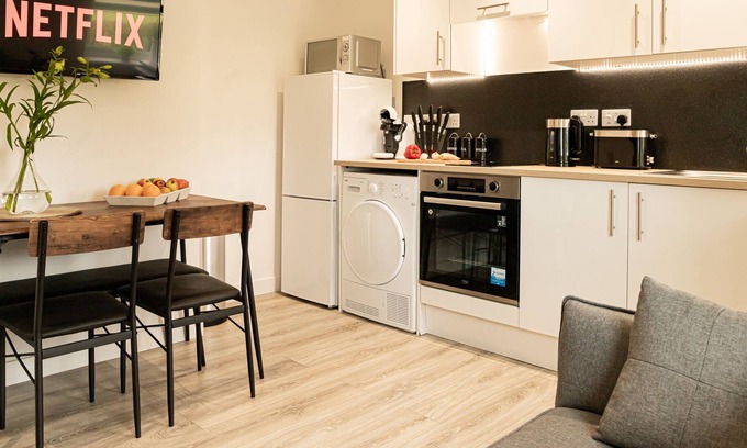 Wroxton Apartment | Wroxton Serviced Apartment No 5