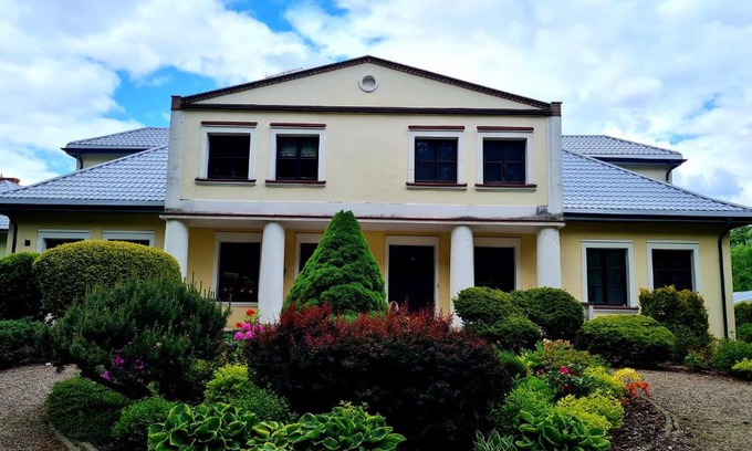 Czosnow House | Wrzosowe Siedlisko