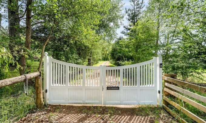 Bushy Park Apartment | Wyndarra: Country Estate