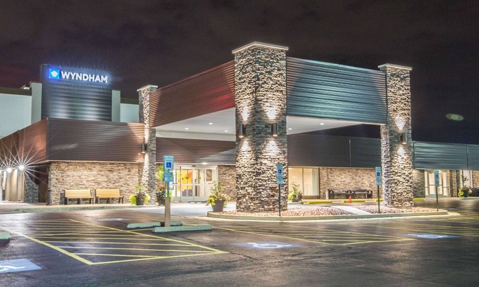 Des Plaines Hotel | Wyndham Chicago O'Hare