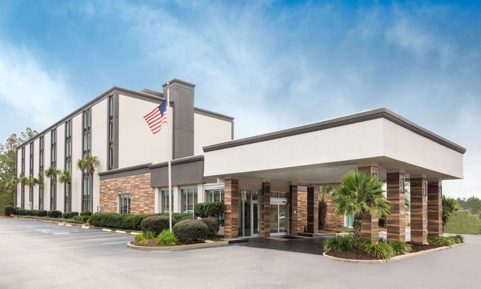 Summerville Hotel | Wyndham Garden Summerville