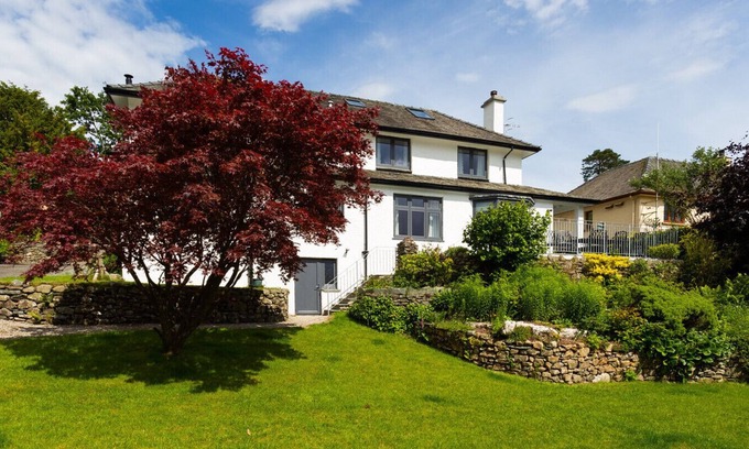 Ambleside House | WYNFORD, pet friendly, with open fire in Ambleside