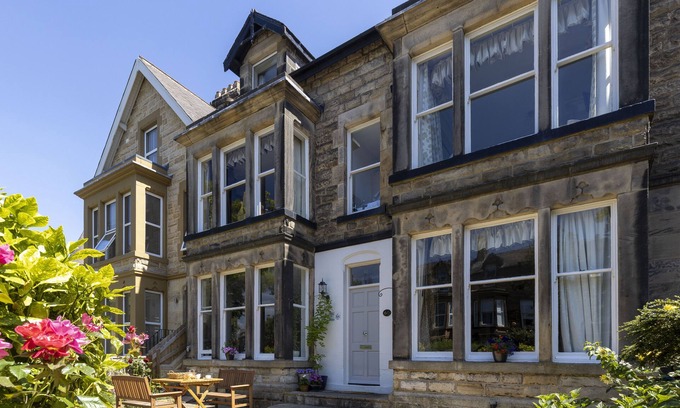 Harrogate House | Wynnstay House