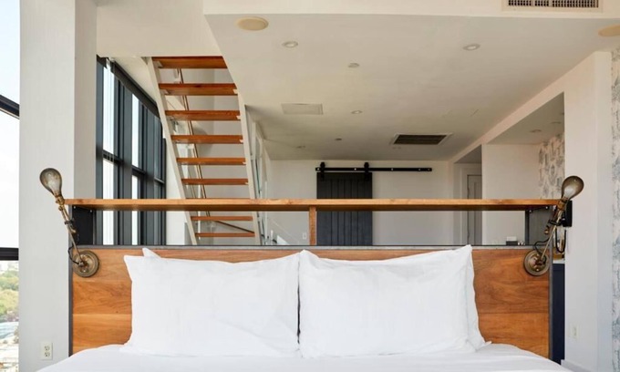 Williamsburg Hotel | Wythe Hotel l North 7th Loft l Light-Filled Urban Loft Escape