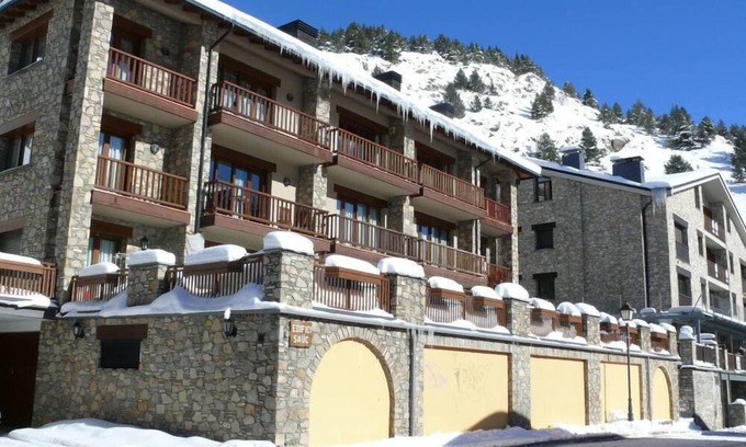 El Tarter Apartment | Xalet Saüc. Family size apartment, large sunterrace, mountain viewsGrandvalira