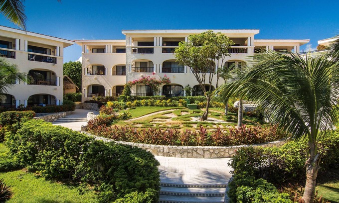 Playacar Fase I Condo | Xaman-Ha 2 Bedroom Beachfront Condominium 7012 (XH7012)