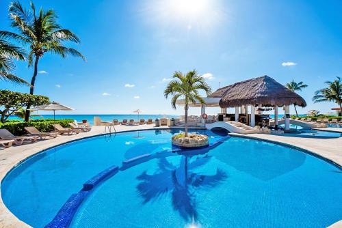 Playacar Fase I Apartment | Xaman Ha Beach Front Condo