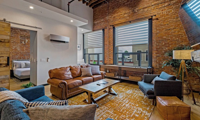 Effingham Apartment | XCHNG King Bed Luxury Downtown, XCHNG. Industrial Executive Loft w/King Bed