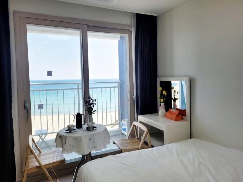 Yangyang House | Yangyang Ocean sketch 24k