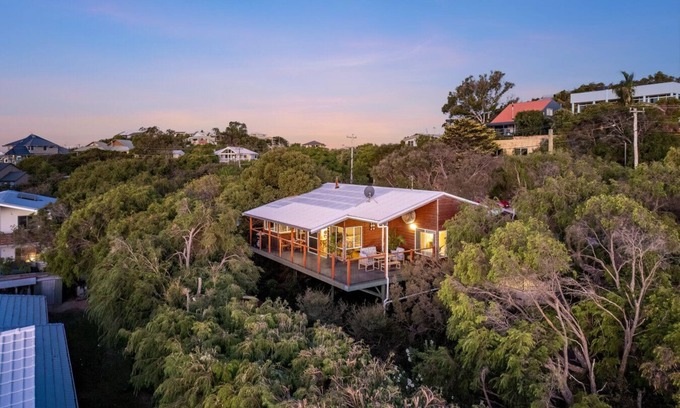 Peppermint Grove Beach House | Yarrimbah - Stunning Holiday Retreat