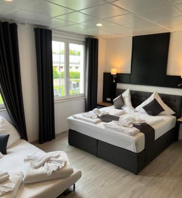 Guenzburg Hotel | Yebs Hotel