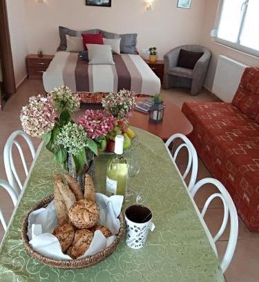 Bukfurdo Apartment | Yellow Apartmanház