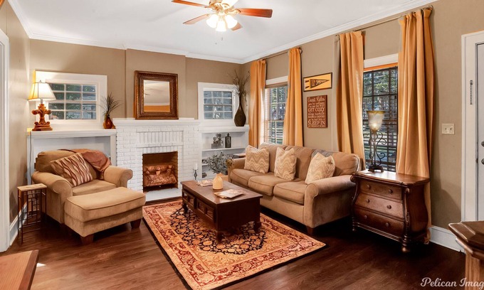 Broadmoor House | Yellow Door In Broadmoor