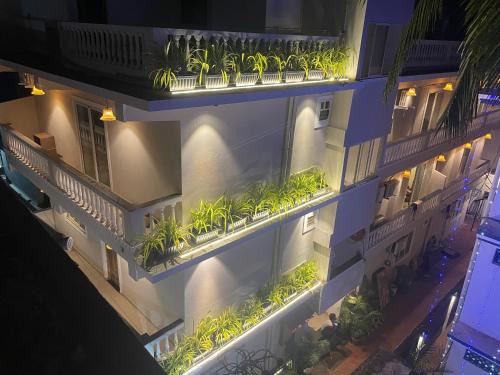 Baga Hotel | Yellow Sky By Rj14, Baga Beach