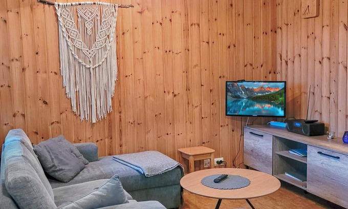 Akaslompolo House | Ylläskarpalo 3 Päätyhuoneisto by Interhome