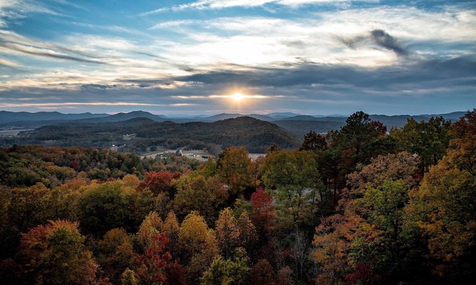 Murphy Cabin | YonderCabin: a Modern Cabin with Views for Days