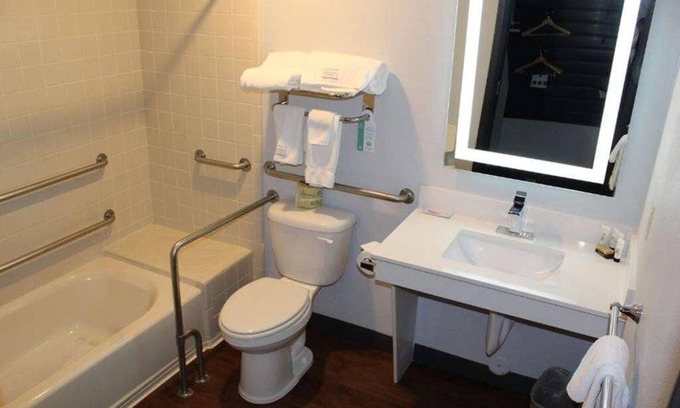 Ontario Hotel | You Found it! Pool, Pet-friendly Property, Free Parking, Free Breakfast