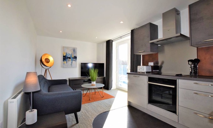 Bristol Villa | Your Apartment Brunel Loft - No.3