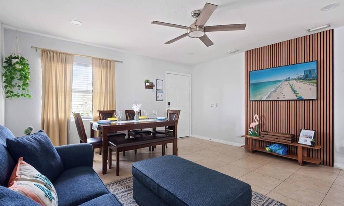 Whitney Beach Villa | Your Beach Base: 3 miles to Anna Maria, Beaches, IMG & More!